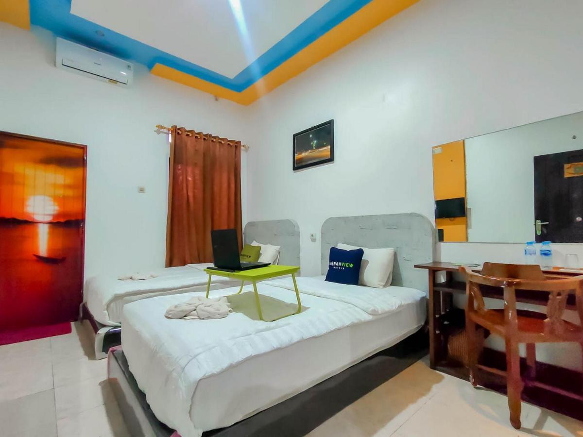 Urbanview Hotel Bagoes Sintang By Reddoorz Esterno foto