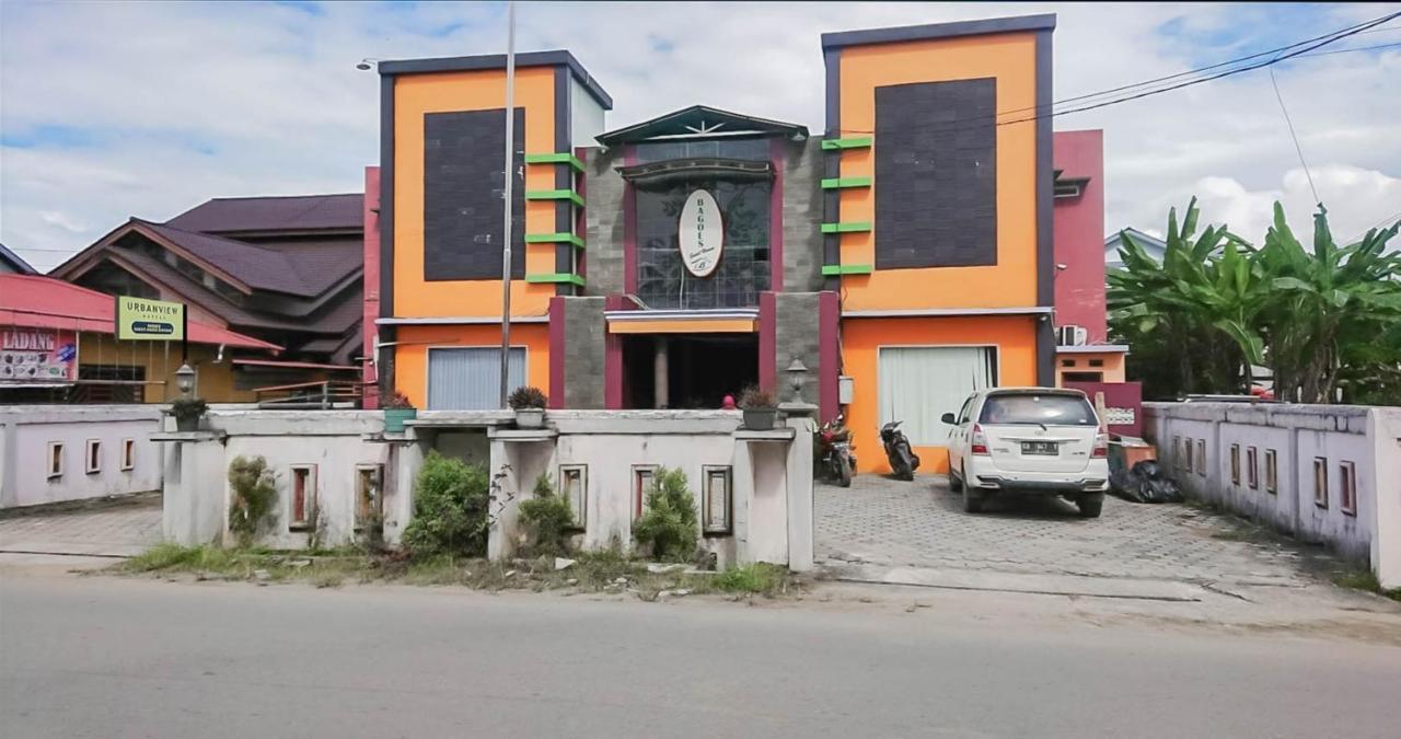 Urbanview Hotel Bagoes Sintang By Reddoorz Esterno foto