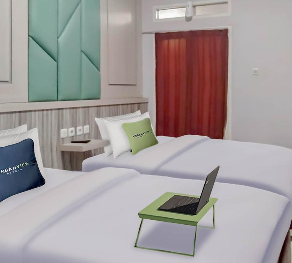 Urbanview Hotel Bagoes Sintang By Reddoorz Esterno foto