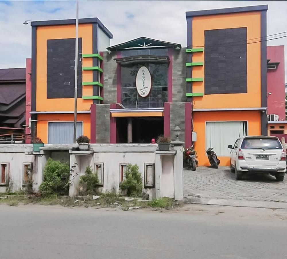 Urbanview Hotel Bagoes Sintang By Reddoorz Esterno foto