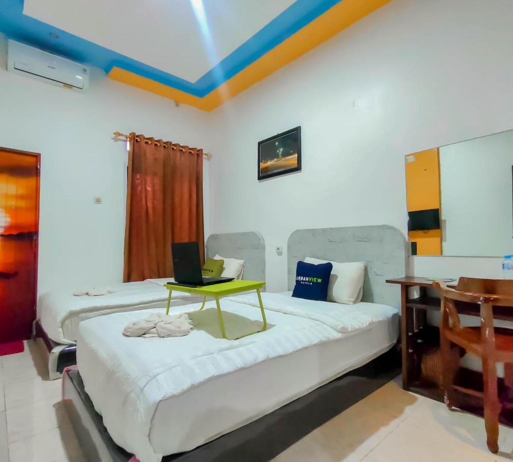 Urbanview Hotel Bagoes Sintang By Reddoorz Esterno foto
